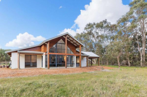 Kangaroo Retreat - Family Favourite Bush Retreat with Kangaroos in Margaret River, Margaret River